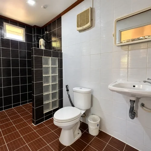 Cheunjai Resort Bathroom 2